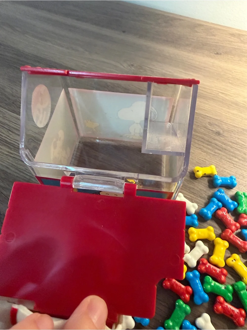 Vintage Peanuts Snoopy Doghouse Candy Container UFS Red Roof Plastic Toy